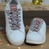 lacets fleuris rouge et gris pour sneakers baskets blanches