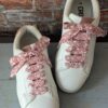 lacets fleuri rose baskets blanches