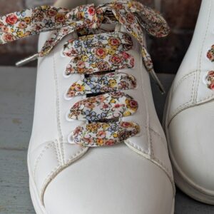 lacets fantaisie fleuris