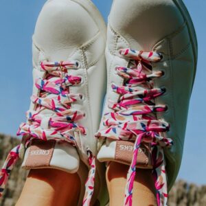 lacets originaux colorés avec charms pour basket