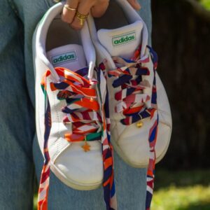 lacets de chaussures en tissu multicolore avec charms