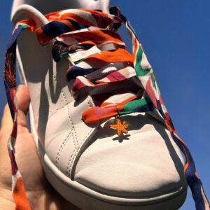 lacets originaux multicolore et chamrs